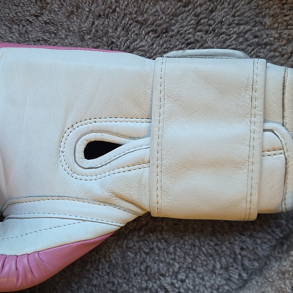 Ringside Pink Boxing Gloves - Picture 10 of 10
